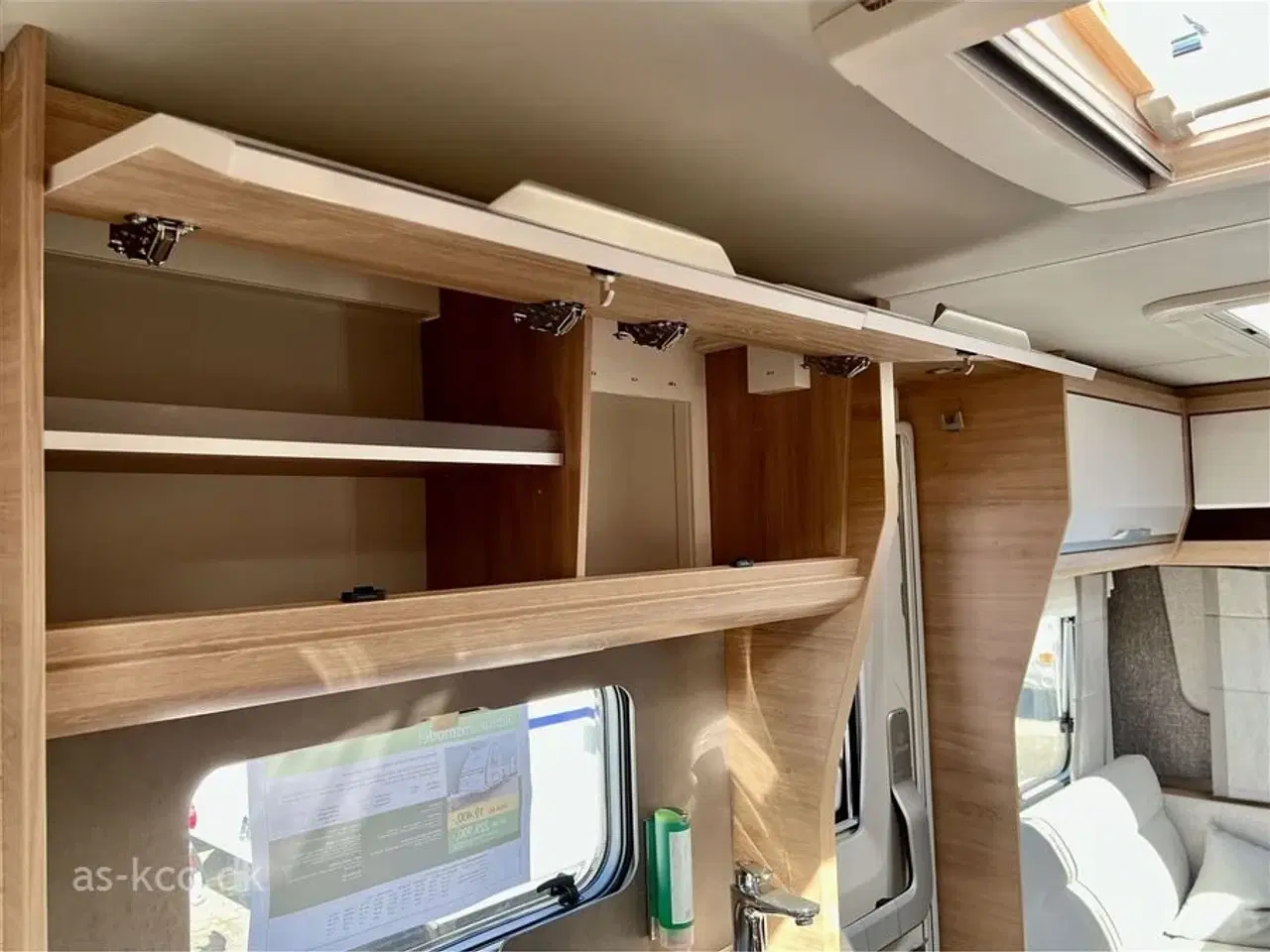 Billede 8 - 2024 - Knaus Südwind 460 EU 60 Års Jubilæumsmodel   Knaus Südwind 460 EU 60 Års Jubilæumsmodel | Enkelte senge