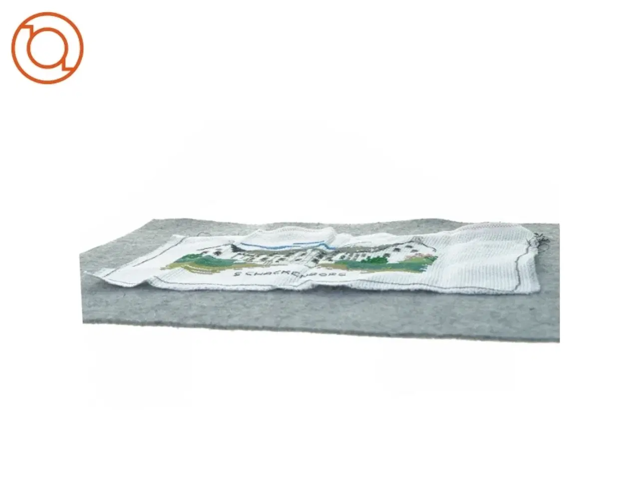 Billede 2 - Broderet dækkeserviet (str. 39 x 24 cm)