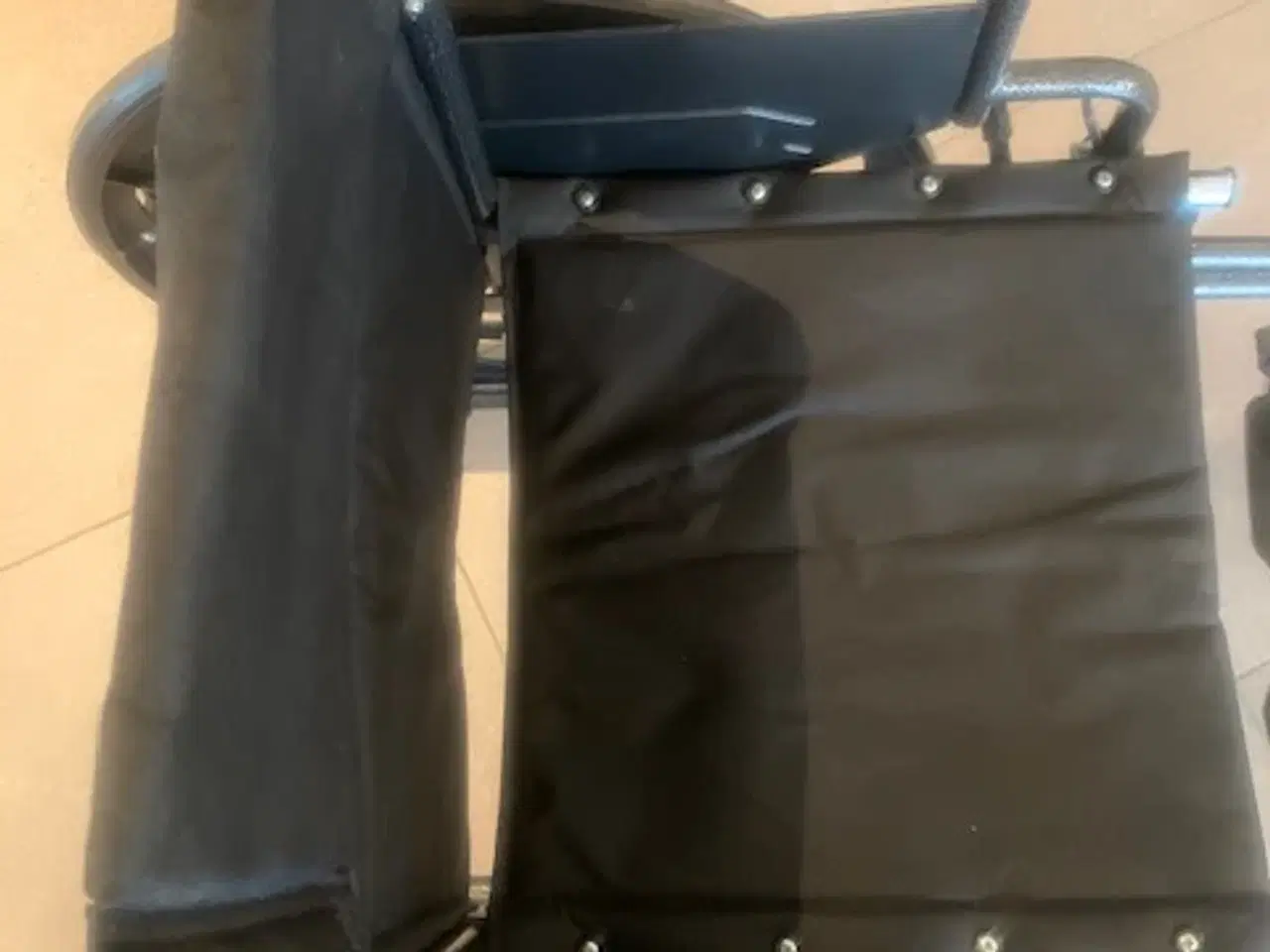 Billede 2 - Kørestol sælges, fremstår ifin stand