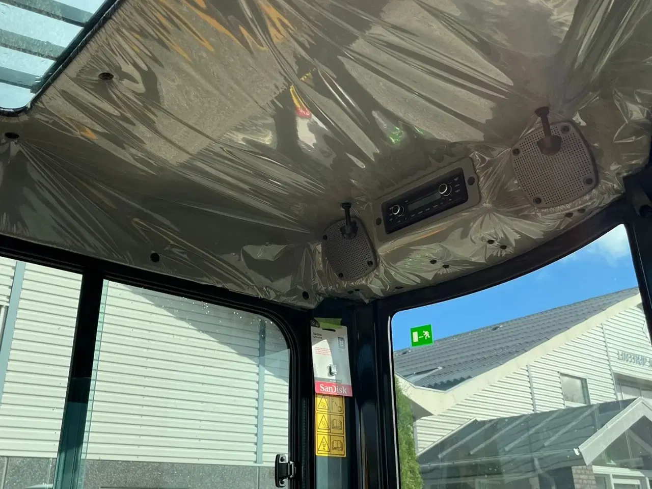 Billede 10 - Hyundai R25Z-9AK Robex med Tilt-Mann tilt skifte samt Engcon skovl. Udlejes, også med forkøbsret.