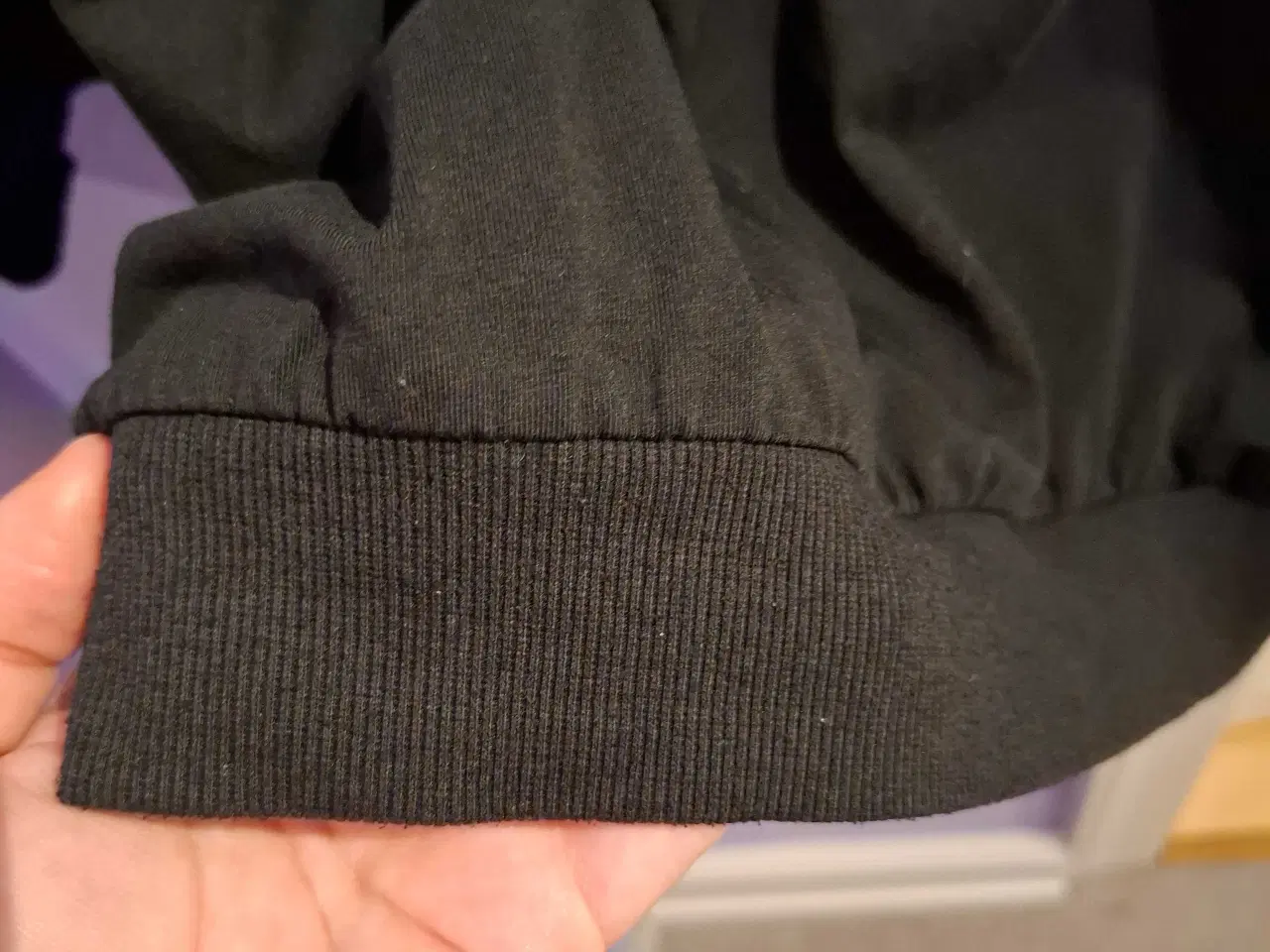 Billede 5 - Sort bluse fra Zizzi medium dødningehoved 