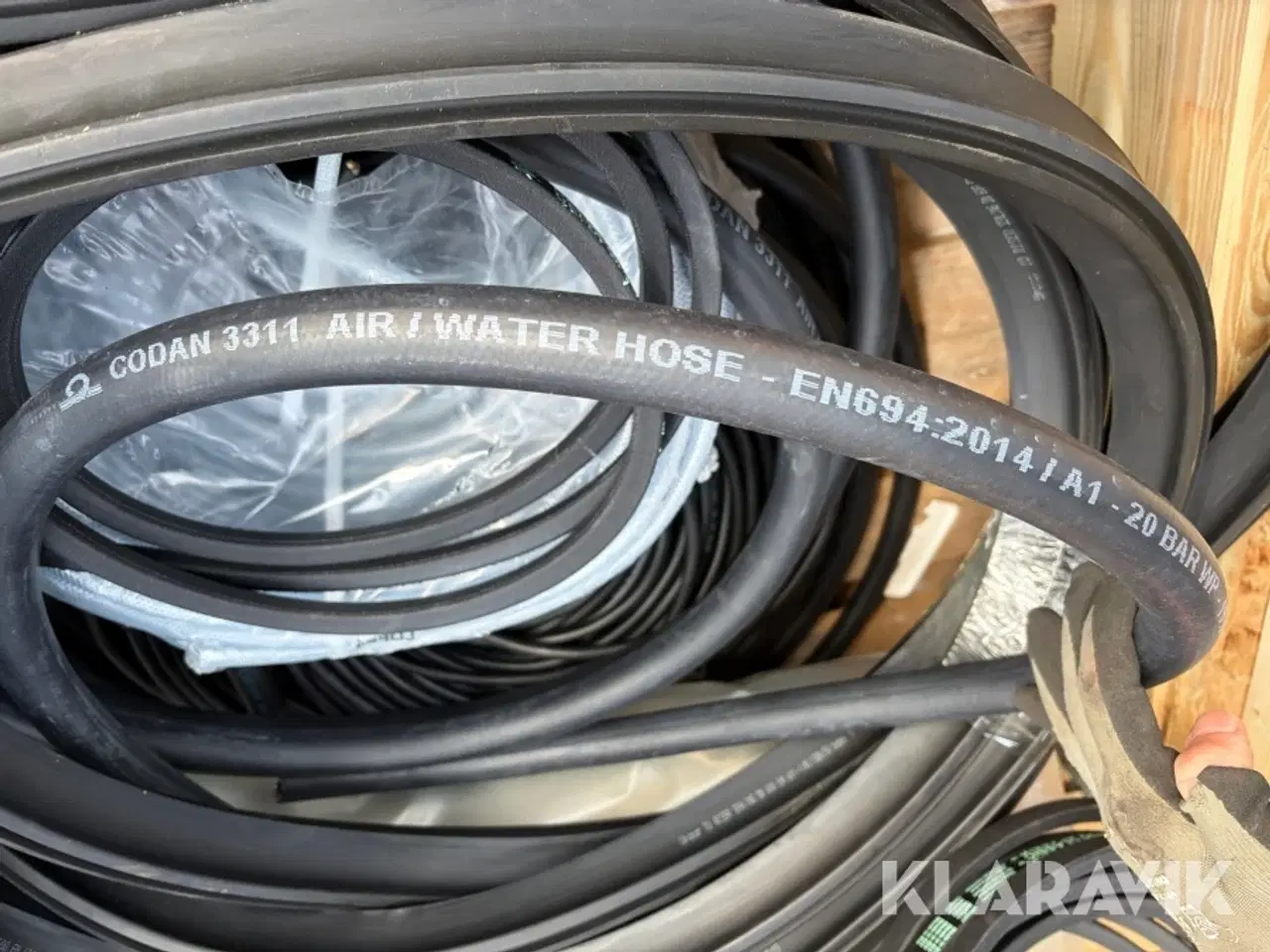 Billede 10 - Lot - Assorterede slanger, remme og øvrigt 2 paller