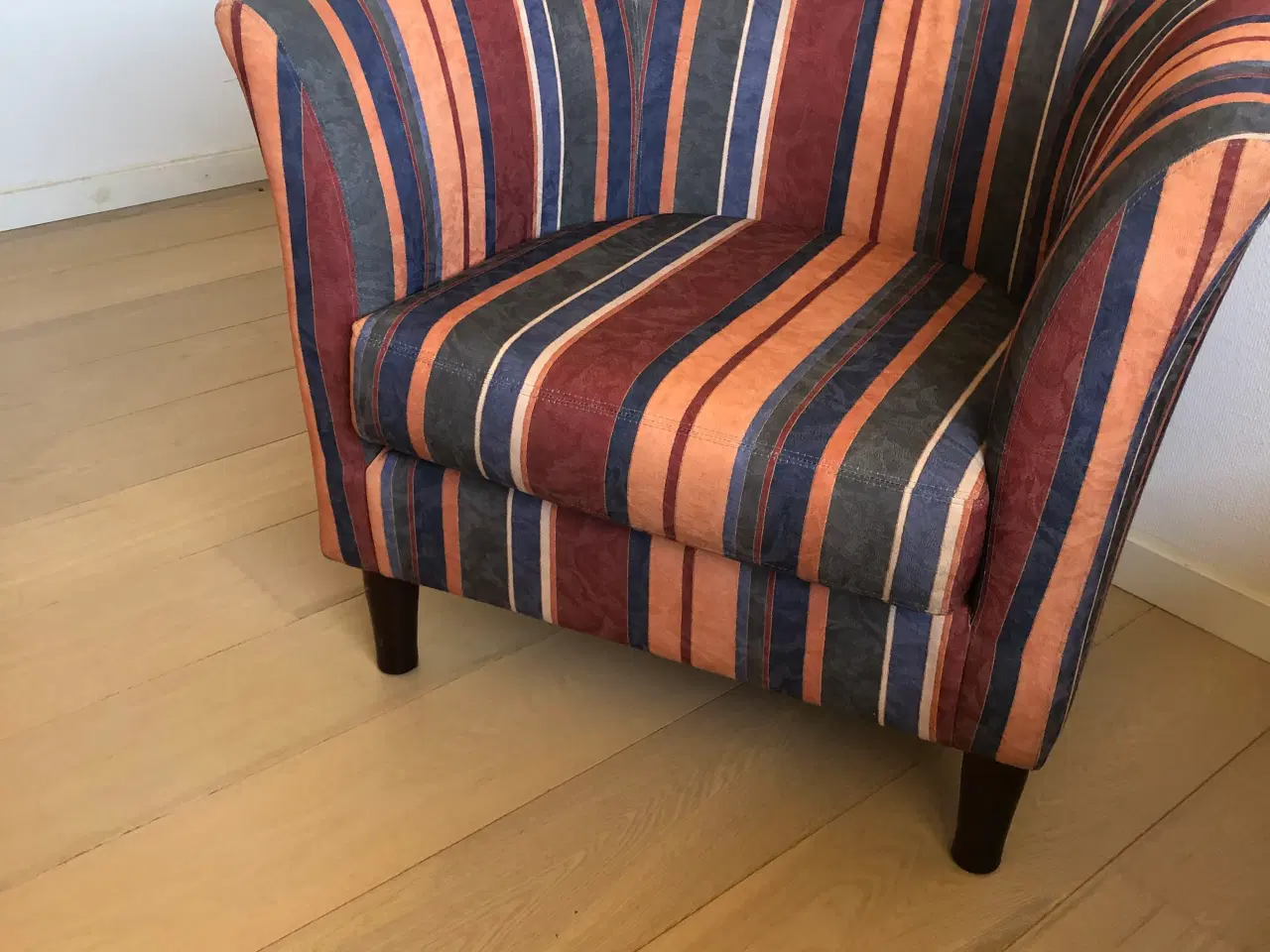 Billede 1 - 2 stole med stof