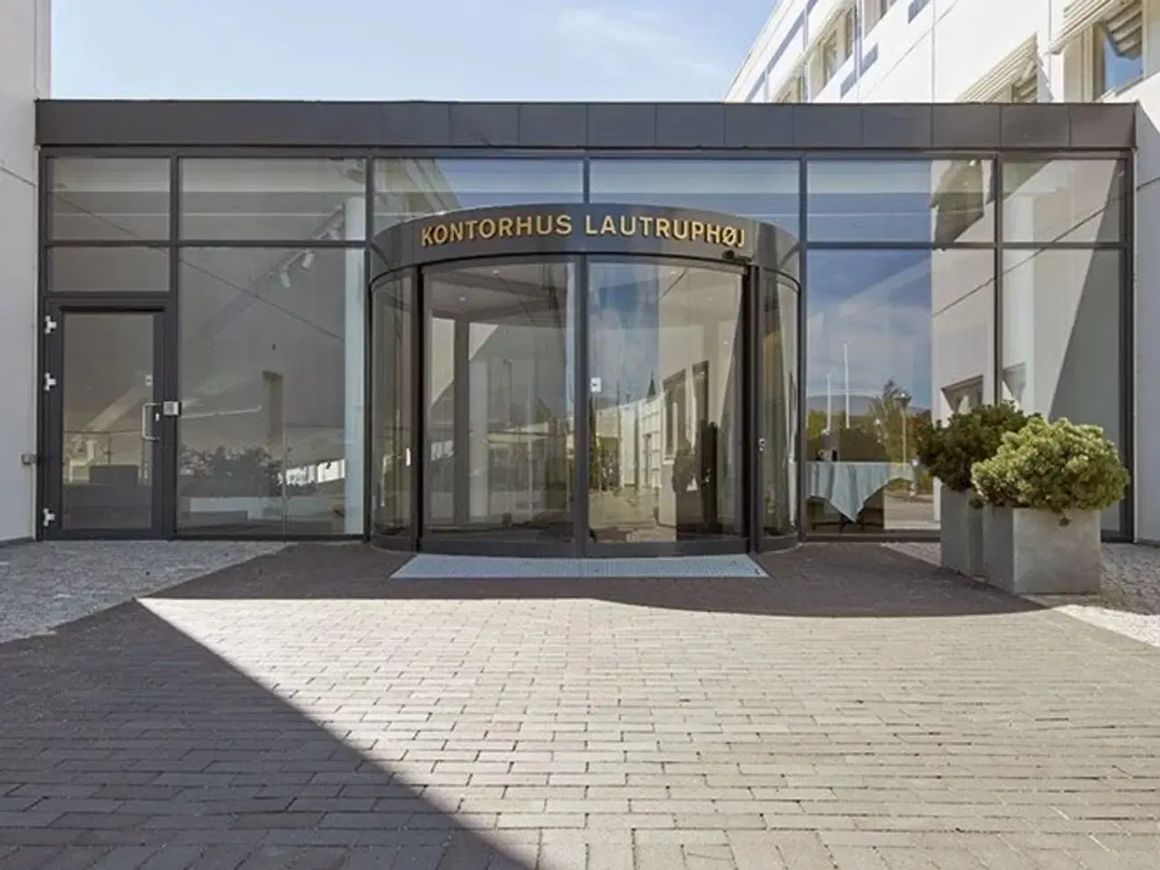 Billede 1 - Velkommen til Kontorhus Lautruphøj - et præsentabelt ydre og indre