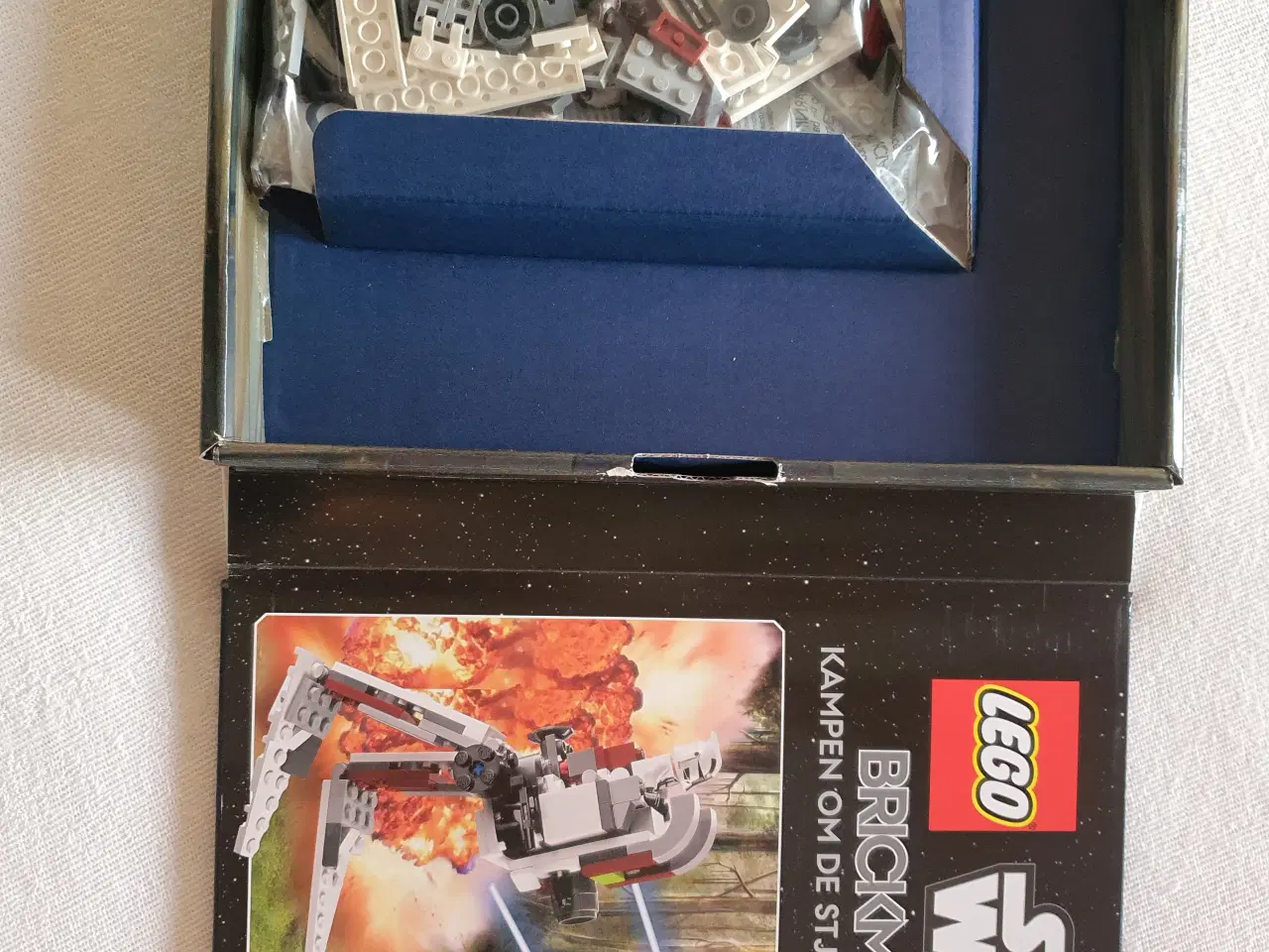 Billede 3 - Lego "Star Wars" bog