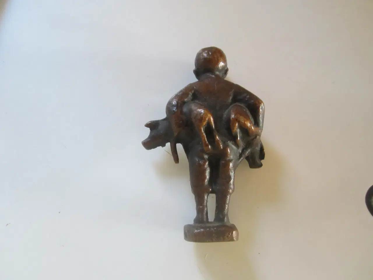 Billede 2 - Rigtig flot bronzefigur dreng m 2 grise, læs beskr