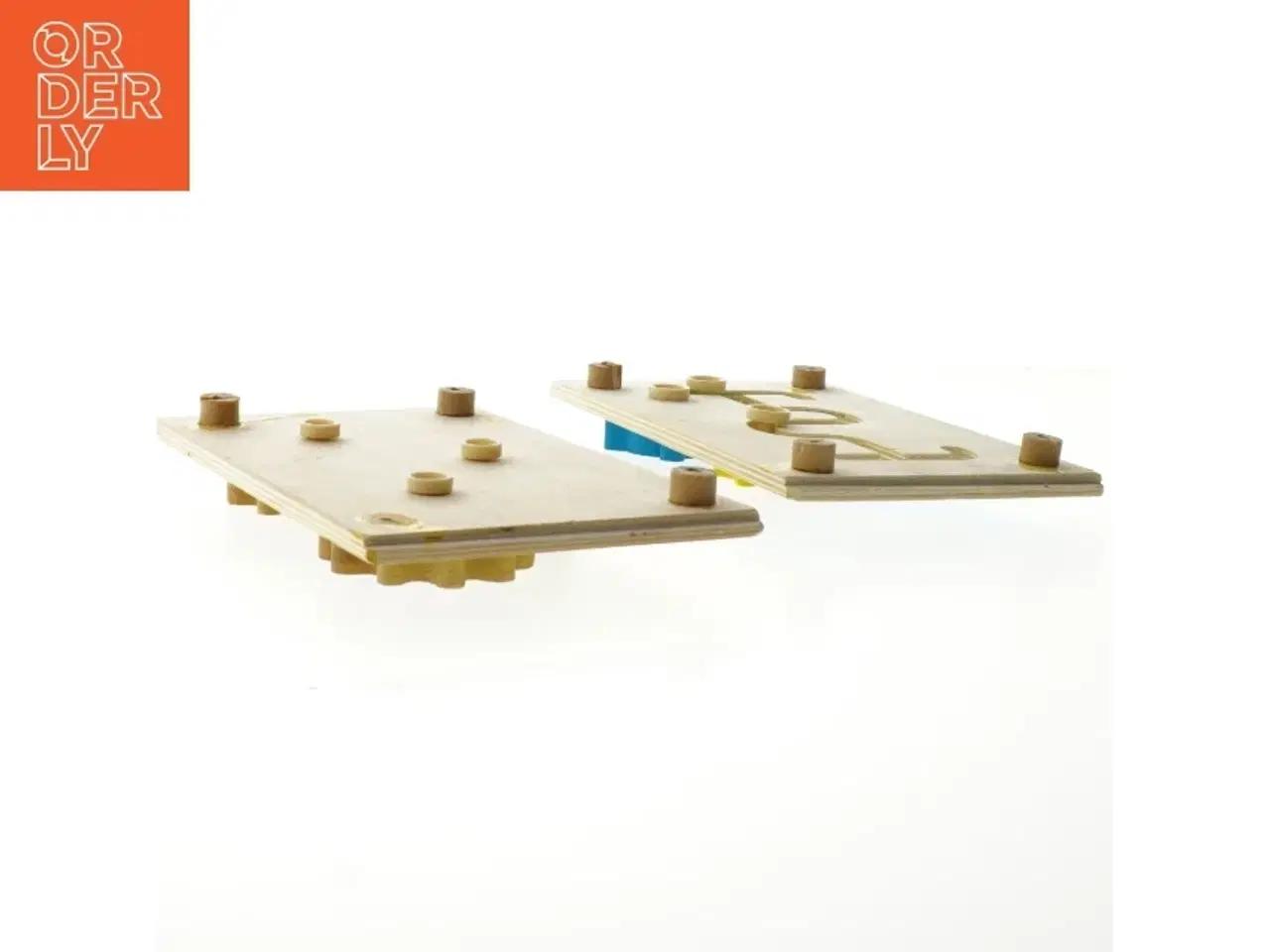 Billede 4 - Trælegetøj aktivitetsbræt fra Hape (str. 21x13,5 cm)