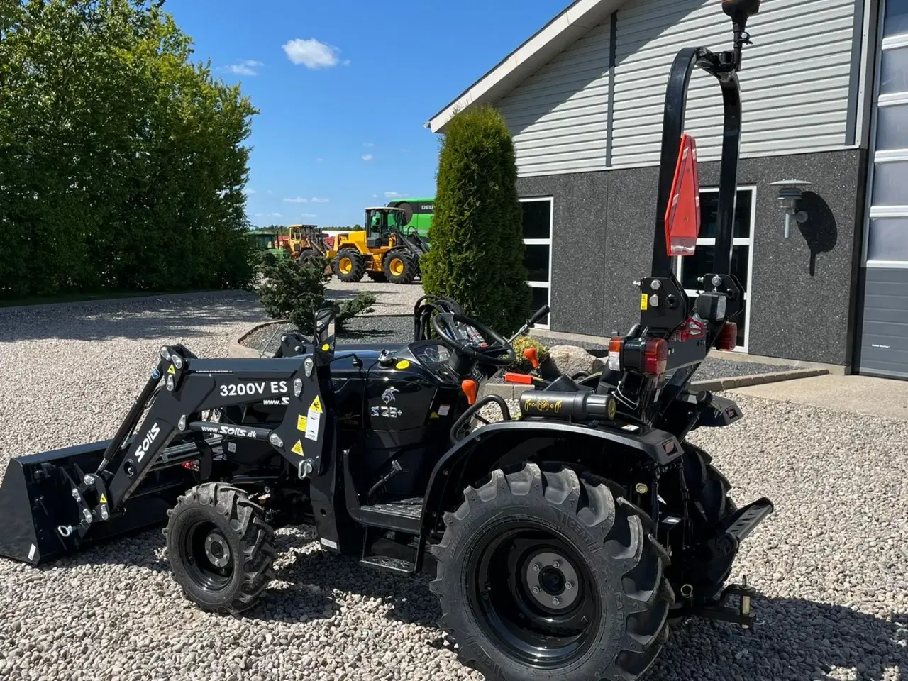 Billede 17 - Solis S26 6+2 gearmaskine Limited Edition i sort med brede hjul og Fuldhydraulisk frontlæsser