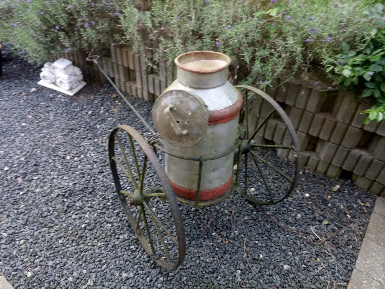 Billede 2 - Vogn til mælkejunge.