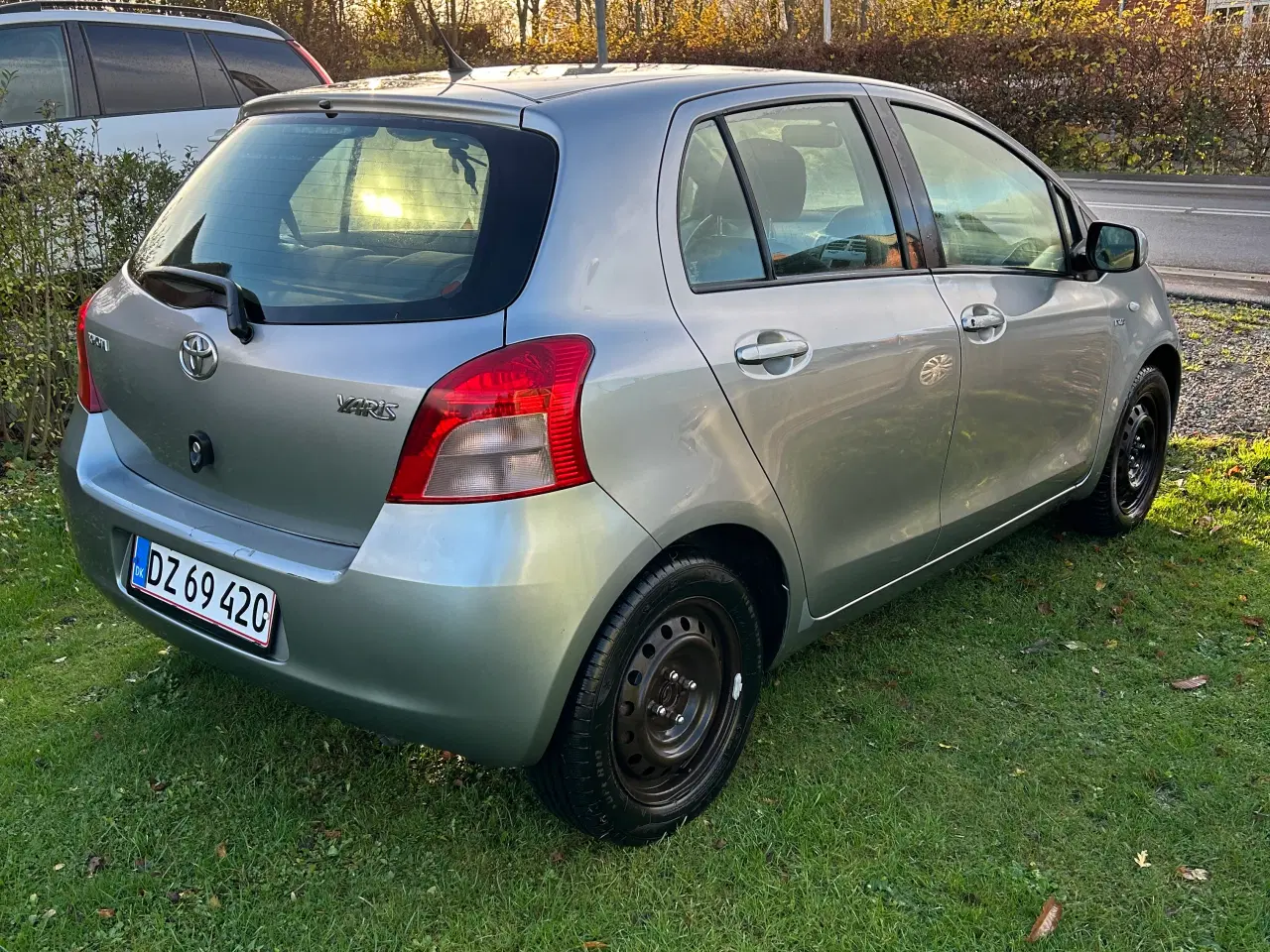 Billede 2 - Toyota Yaris benzin