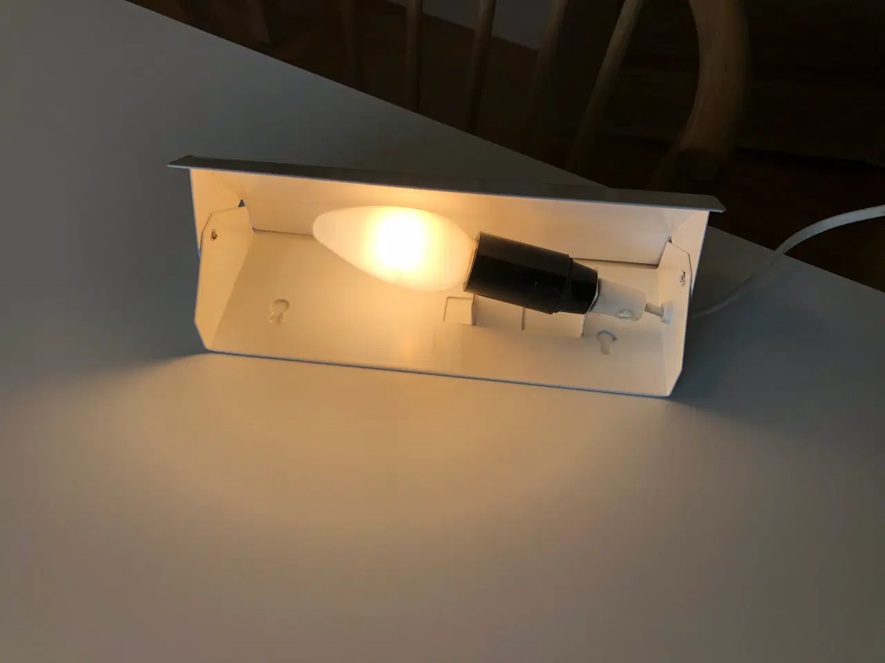 Billede 7 - Flot retro sengelampe i hvid