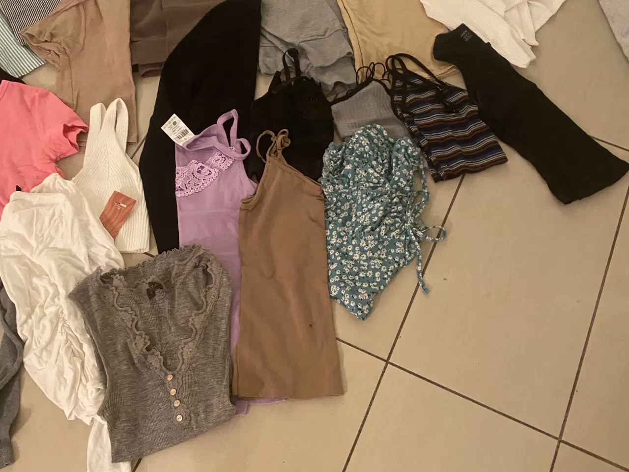 Billede 8 - Tøj str XS/S
