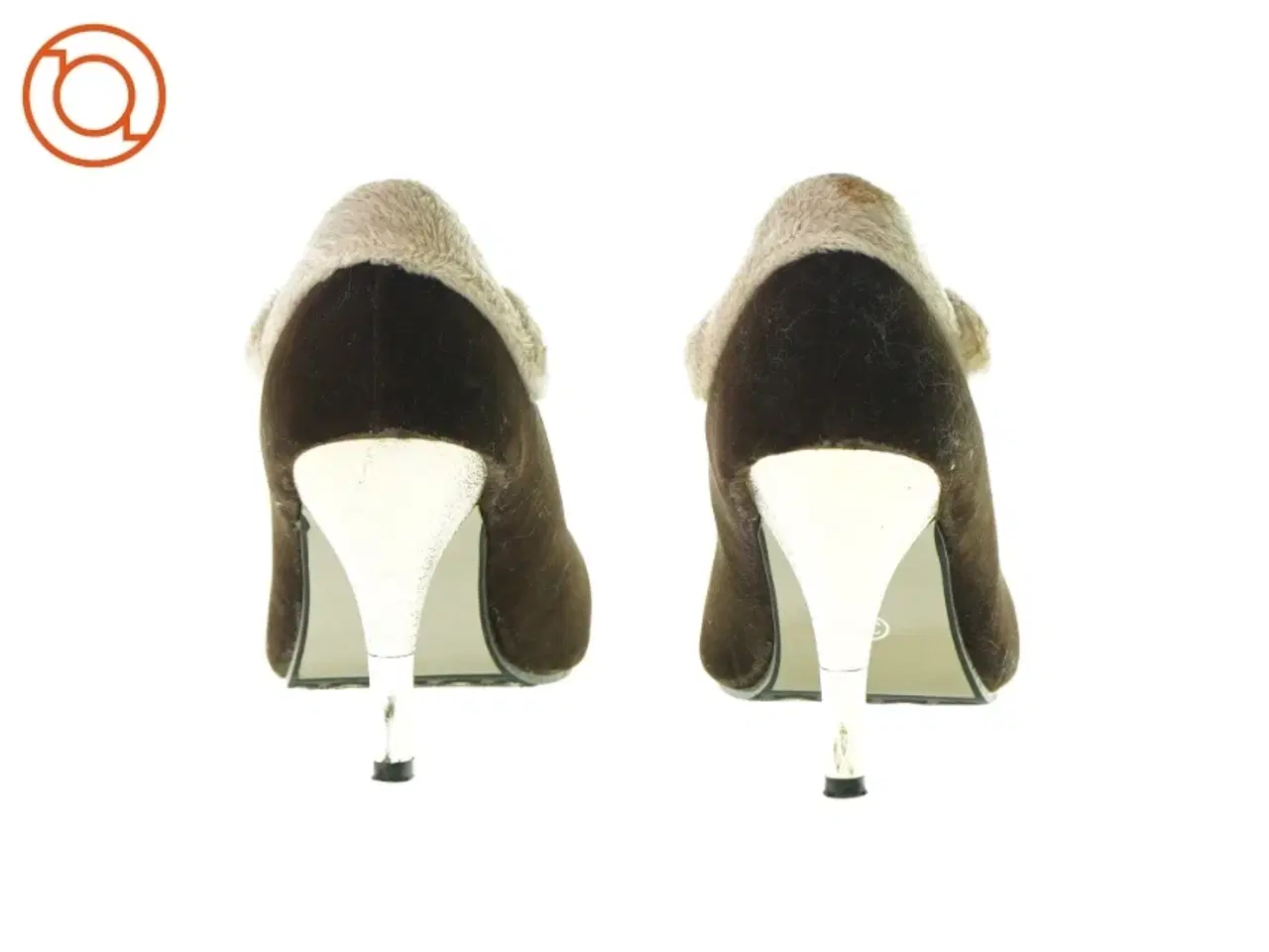 Billede 4 - Stillet med velour fra Rongfeng (Str. 36)