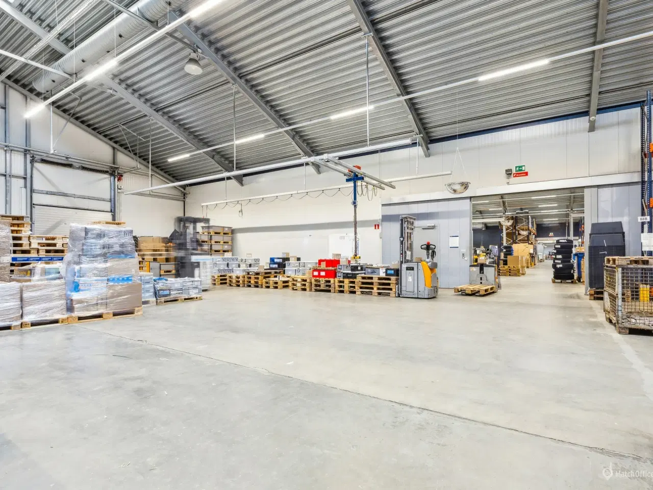 Billede 8 - Lagerhaller til leje i Odense – 7 911 m² lager- og logistikejendom med 10 porte