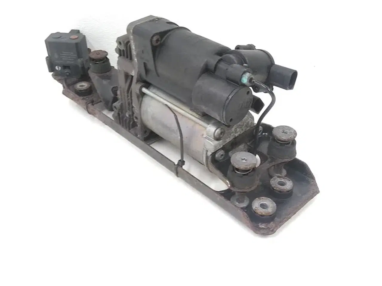 Billede 5 - Kompressor luft-tilførsel til niveau-regulering, komplet som på billedet. C52203 BMW E61 E61LCI