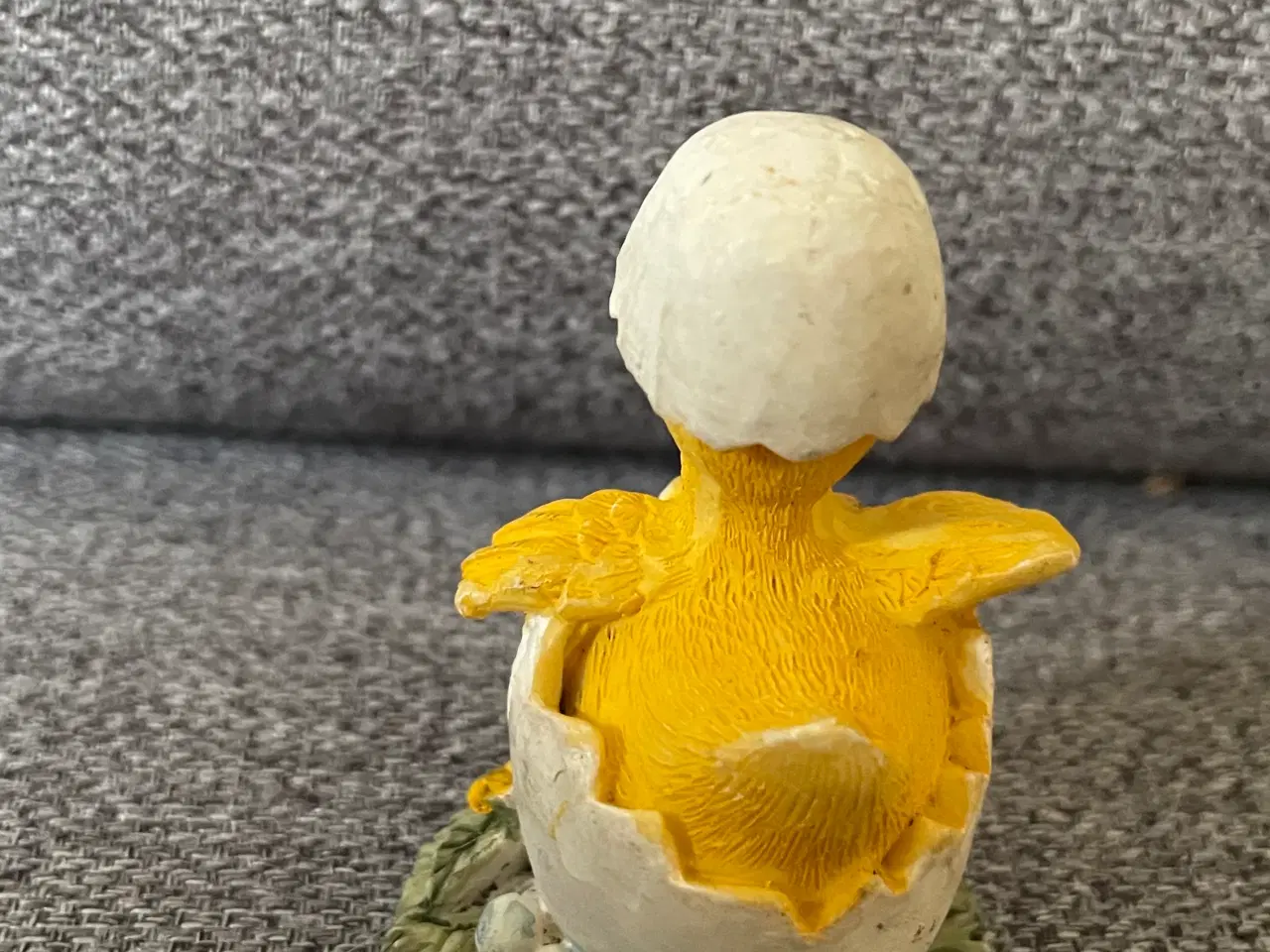 Billede 11 - Forskelligt påskepynt i polyresin. Priser i tekst.