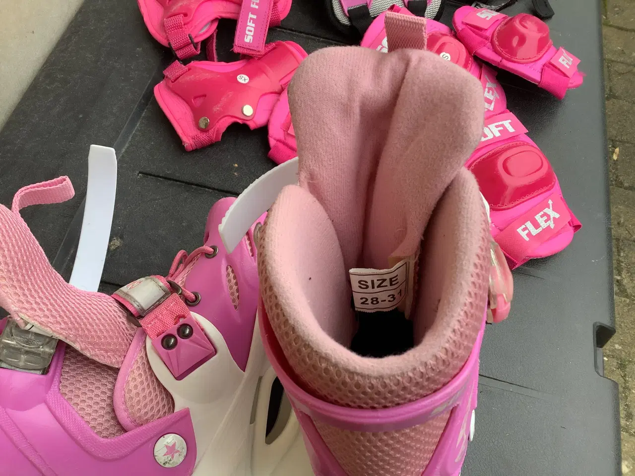 Billede 2 - Pige rulleskøjter i pink