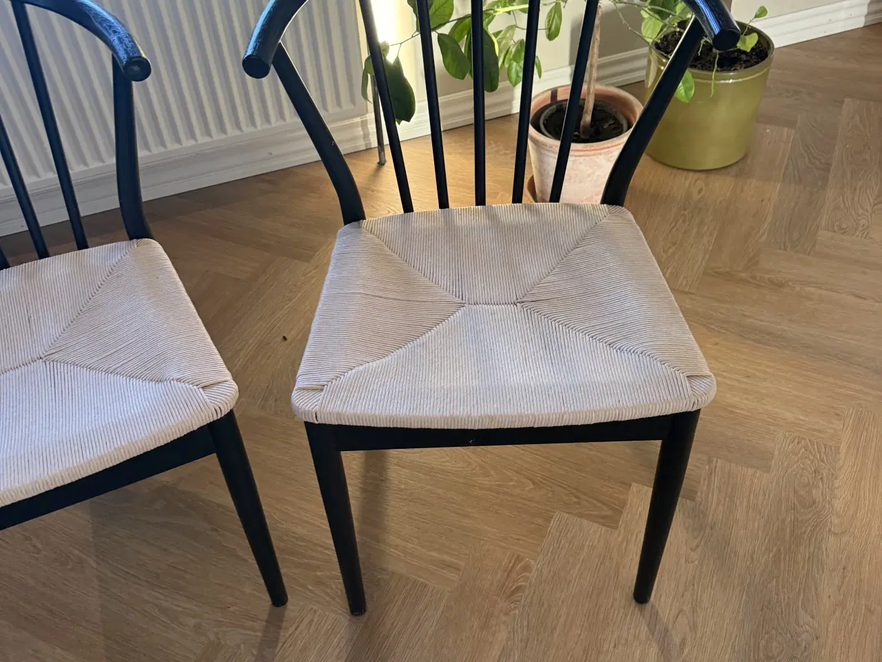 Billede 2 - 3 flotte spisebordsstole i træ med fletsæde