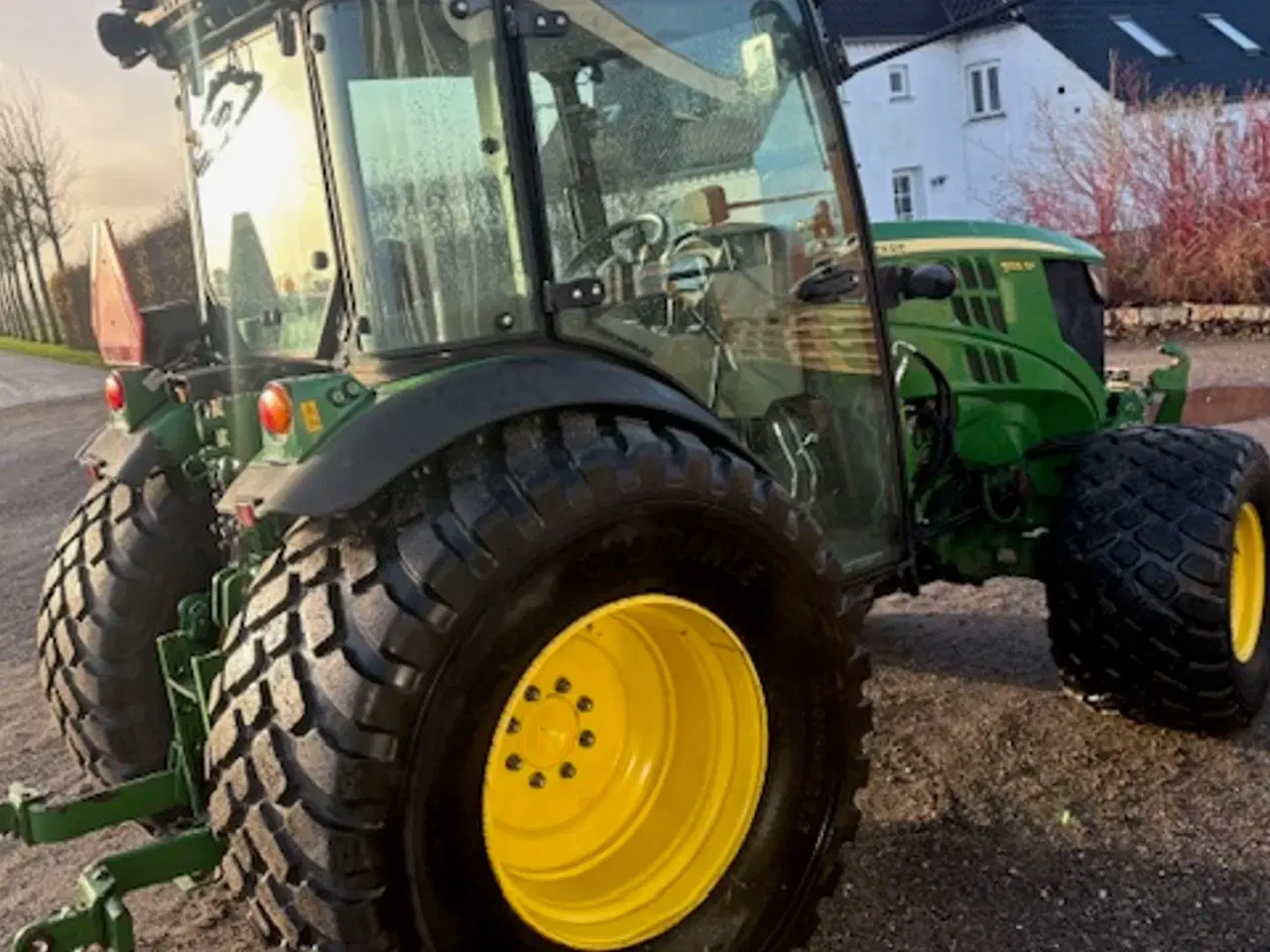 Billede 9 - John Deere 5105GF FRONTLIFT. HJUL MED GRÆSDÆK MEDFØLGER