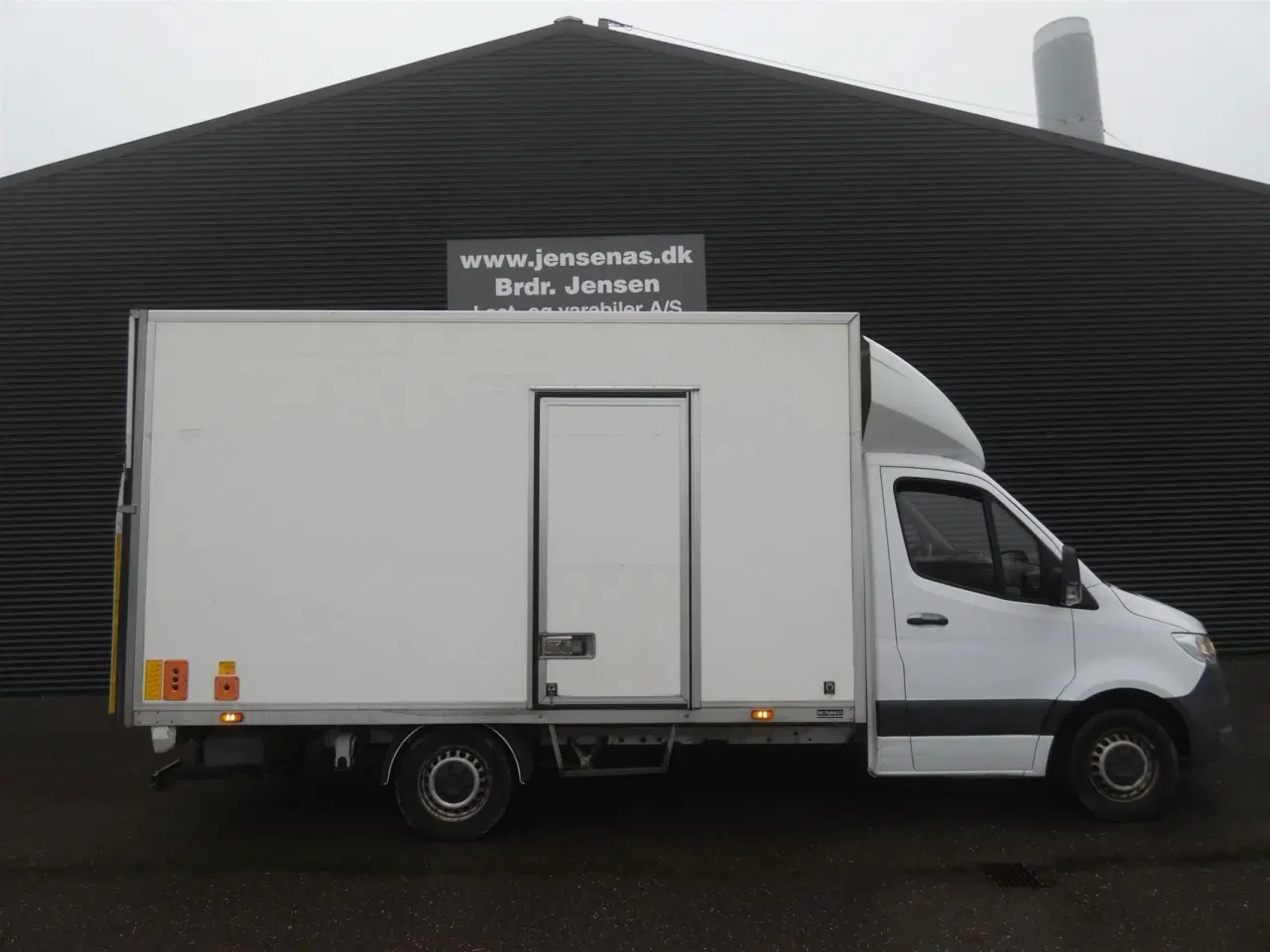 Billede 2 - Mercedes-Benz Sprinter 314 Alukasse m. lift 2,1 CDI A3 FWD 7G-Tronic 143HK Ladv./Chas. Aut.