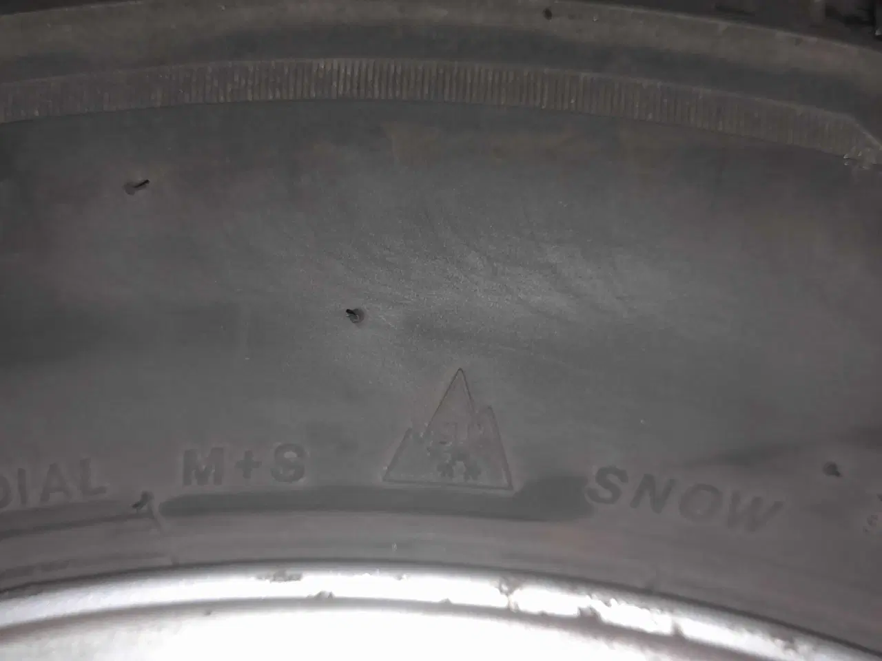 Billede 5 - Vinterdæk med fælge 215/60R16