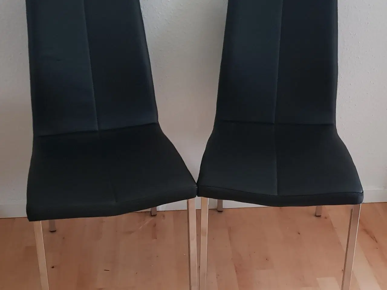 Billede 1 - 2 spise stole i kunst læder
