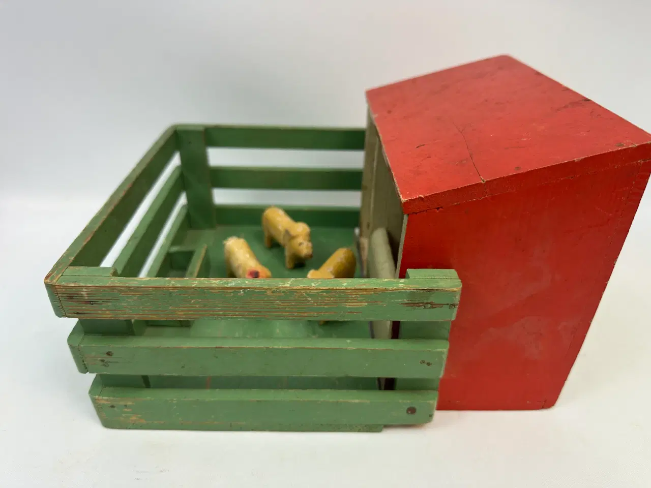 Billede 5 - Ældre grisestald m. grise (Fængselslegetøj)