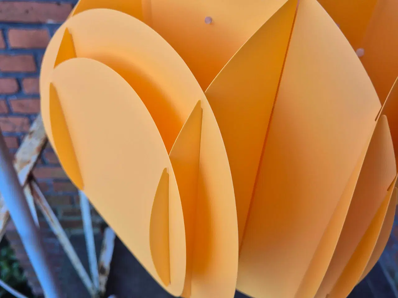 Billede 23 - Flotte gule lamper i plast 