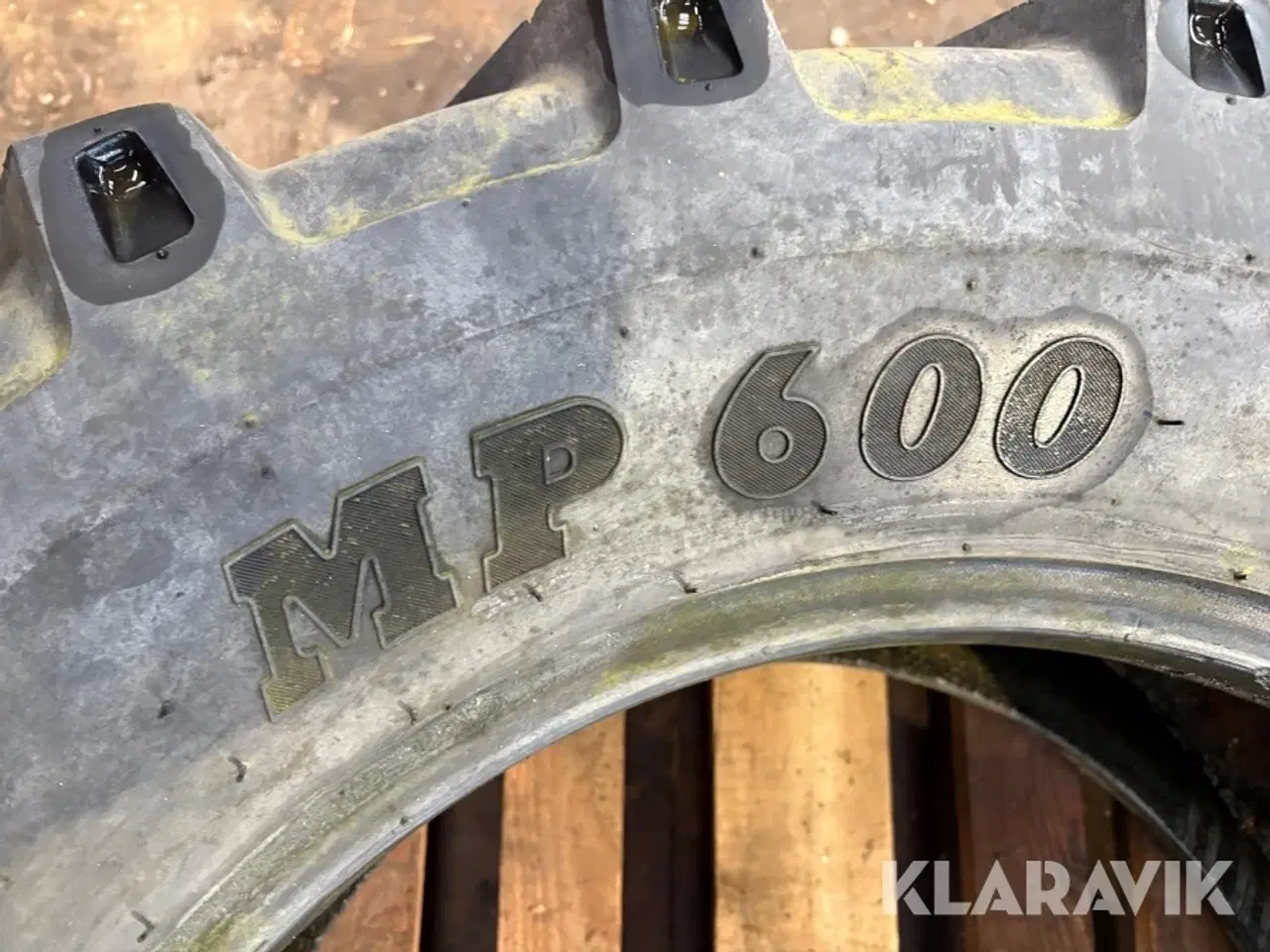 Billede 11 - Dæk  405/70-24 uden fælg