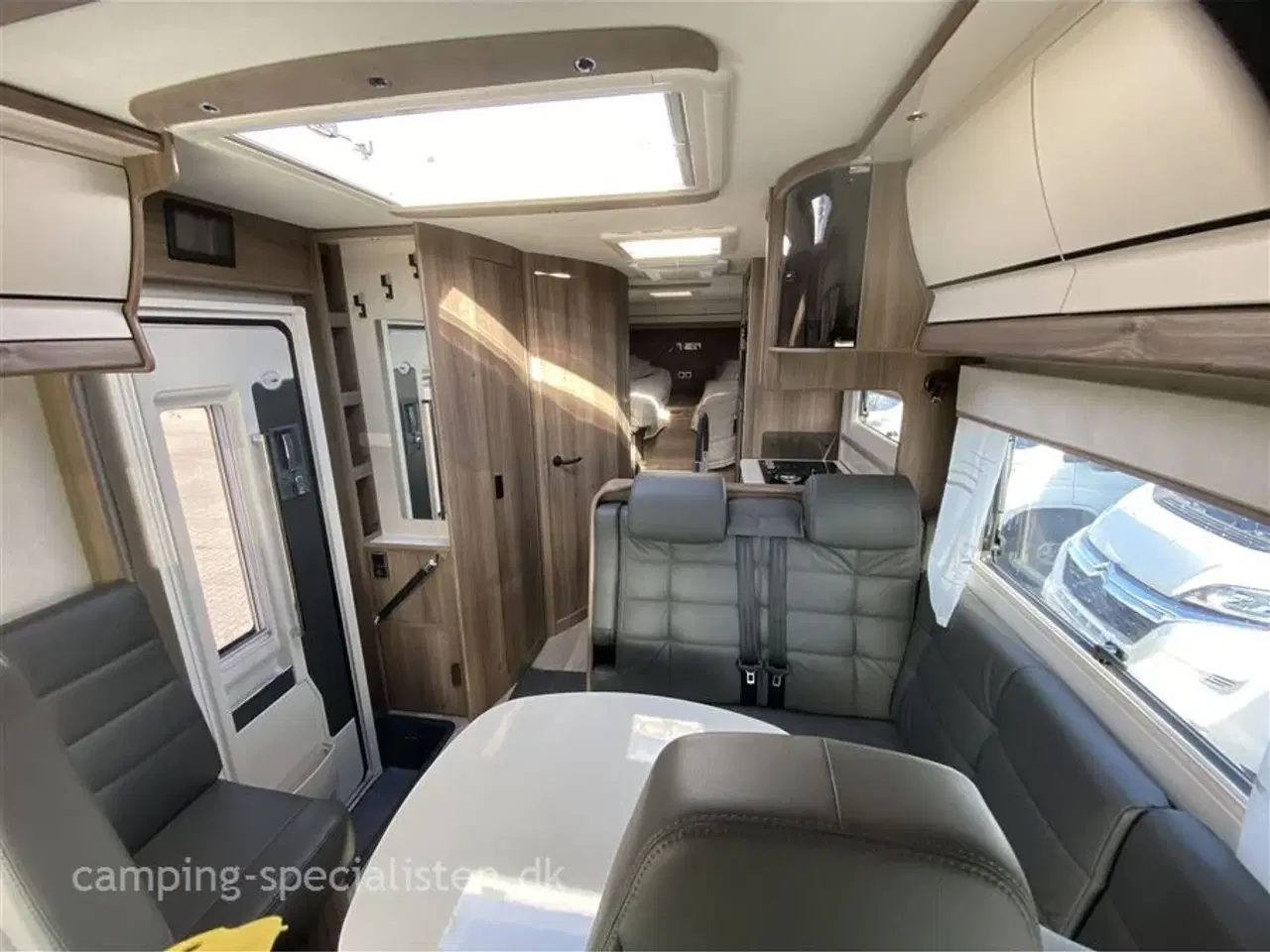 Billede 6 - 2025 - Kabe Imperial i810 LGB   Kabe Imperial i 810 LGB 2025 kan ses hos Camping-Specialisten Silkeborg