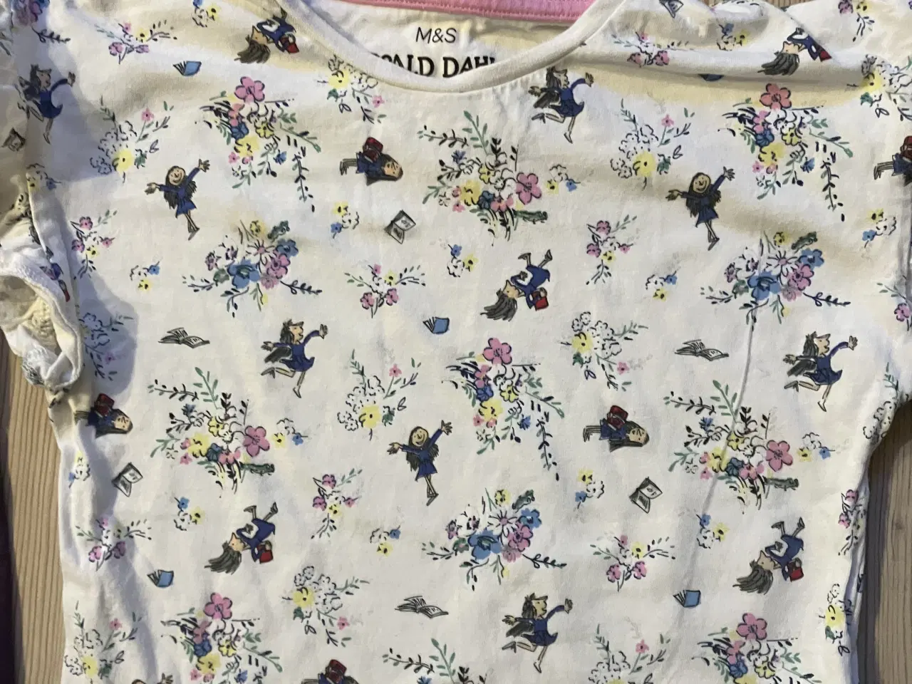 Billede 3 - 2 bluser og en cardigan str. 3/4/5