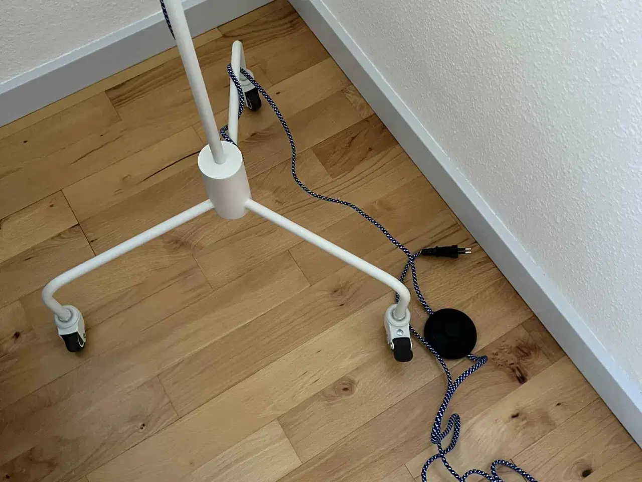 Billede 3 - Hübsch gulvlampe 