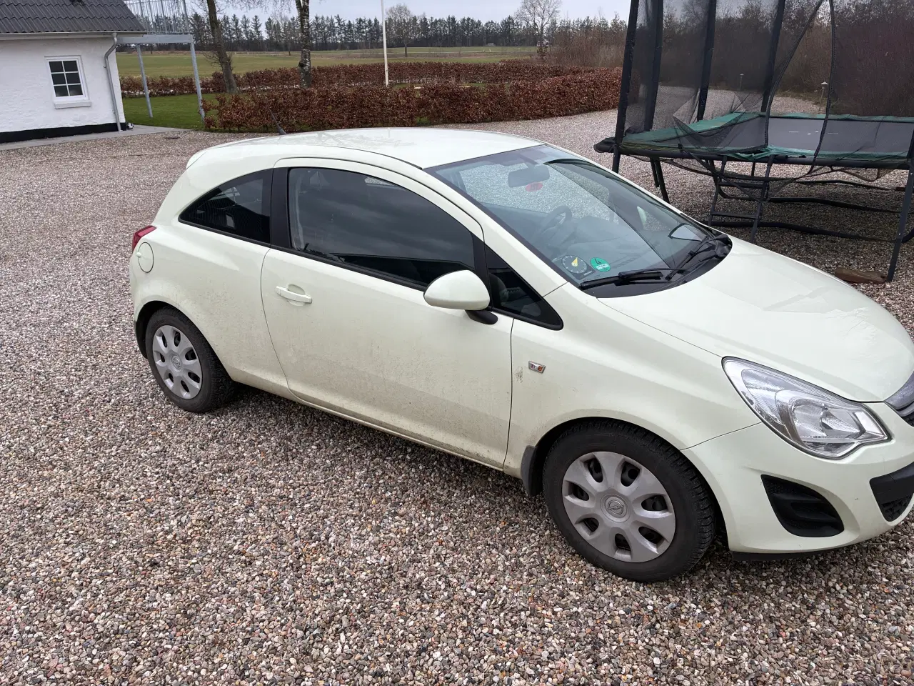 Billede 1 - Defekt Opel Corsa, køre og starter 