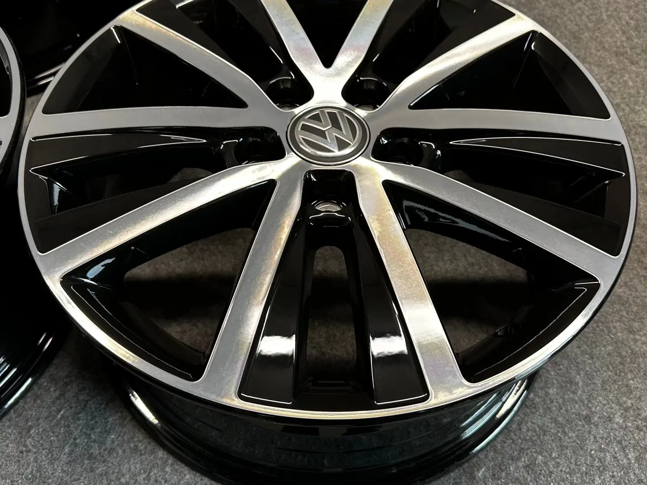 Billede 4 - VW T6 MULTIVAN CARAVELLE 7.0" x 17" 5x120 ET 55