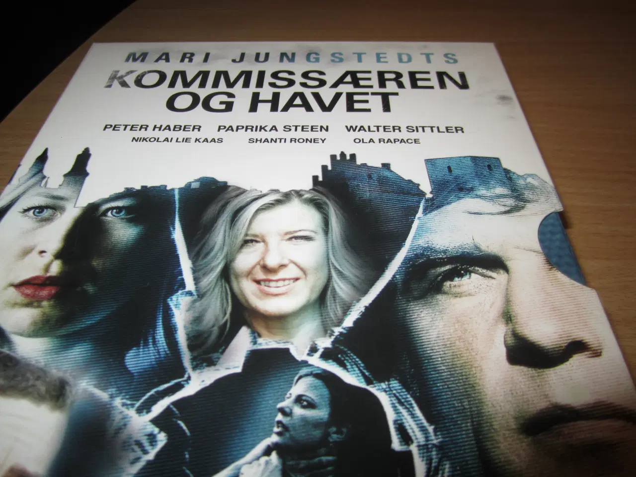 Billede 1 - KOMMISSÆREN OG HAVET. SERIE.