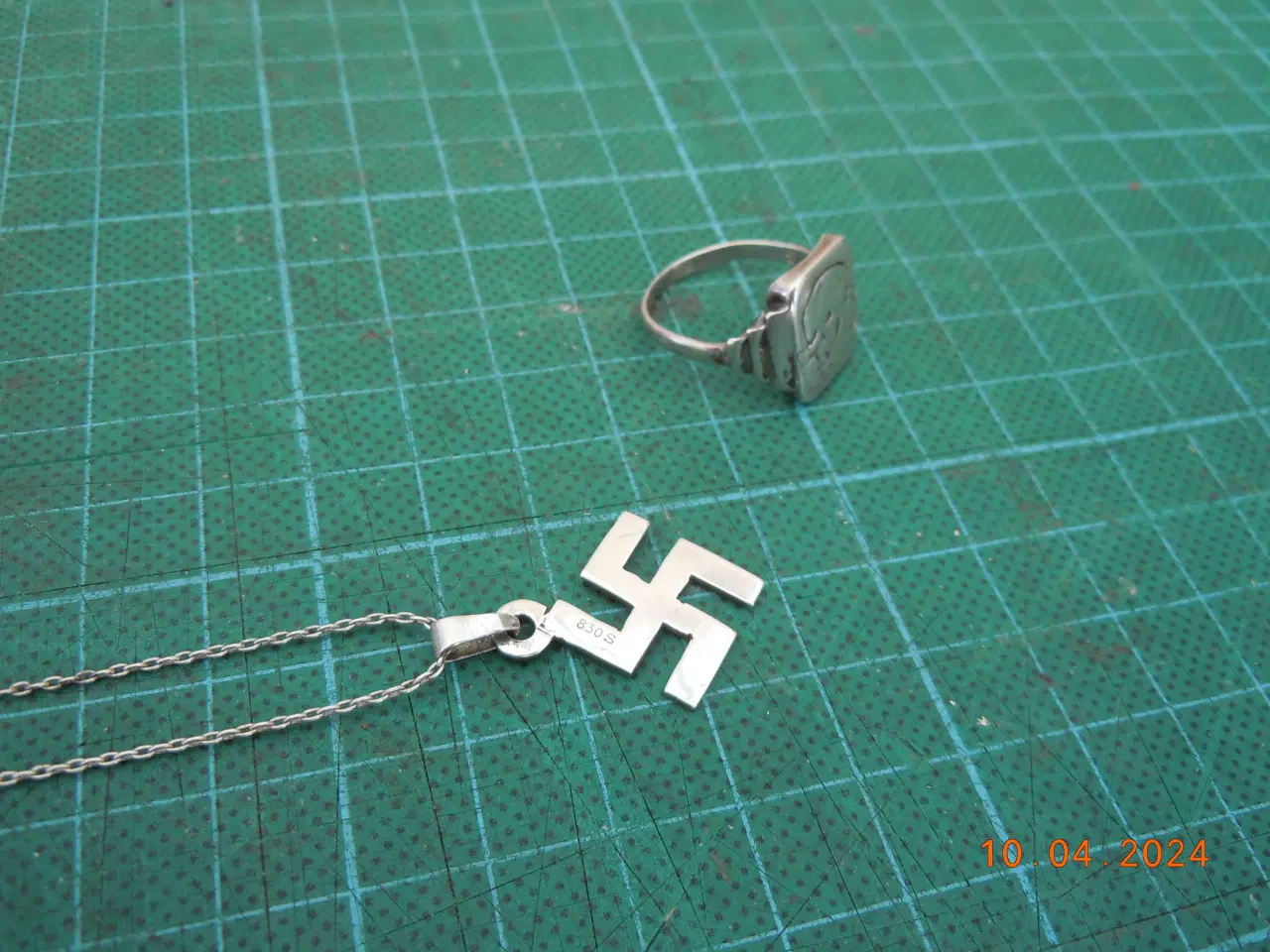 Billede 4 - Hagekors sølvvedhæng i kæde og fingerring 830 S