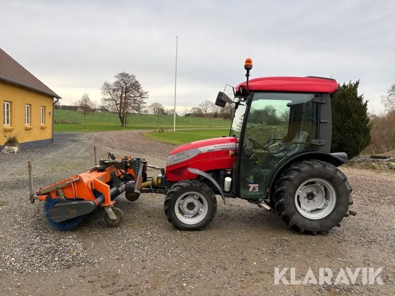 Billede 2 - Minitraktor McCormick GM45 med kost