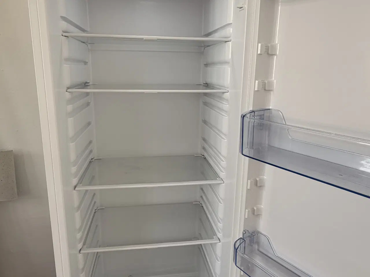 Billede 2 - Lækkert rummeligt køleskab