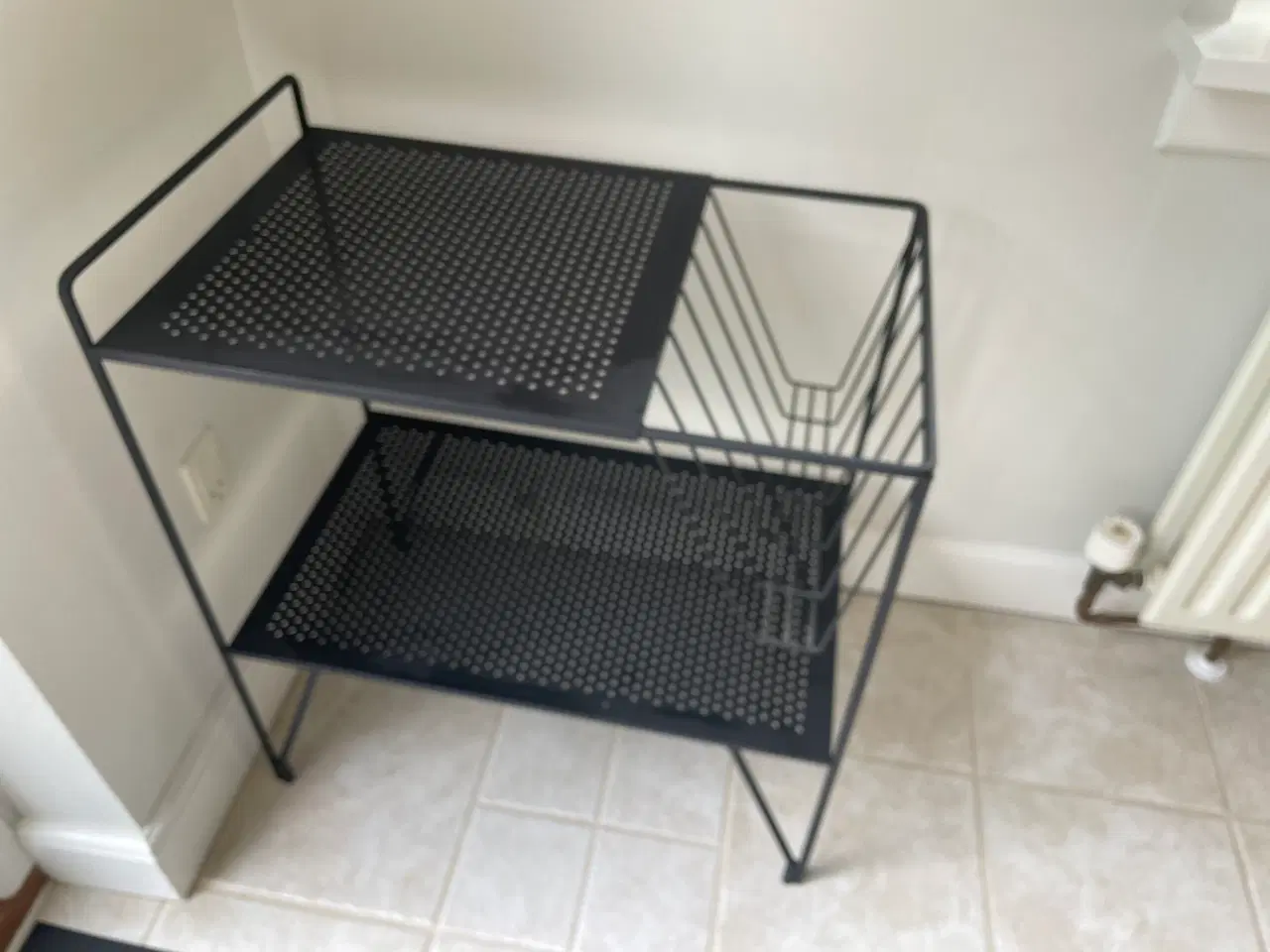 Billede 5 - sort bord med bladholder