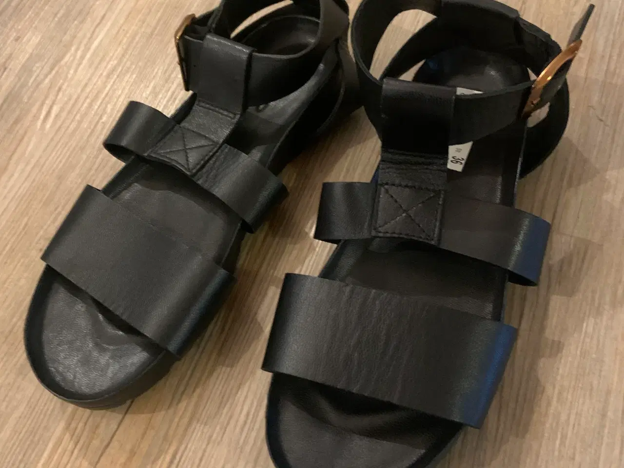Billede 1 - Sandaler fra Vagabond str. 36