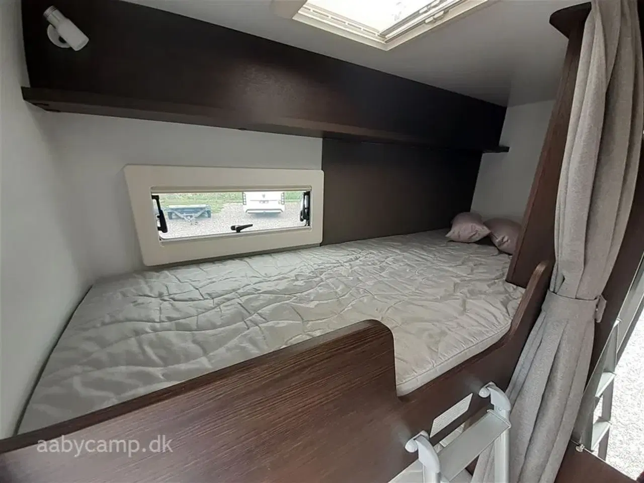 Billede 21 - 2021 - Benimar Sport 323 NK   Den Perfekte Familie camper. NK pakke. automatgear. solceller. Bemærk kun 20,000 Km !!!!