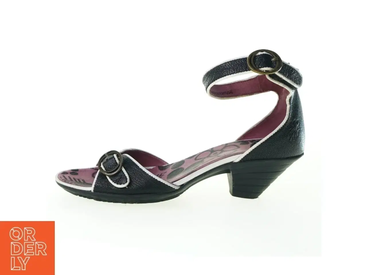 Billede 1 - Sandal fra Fly London (str. 38)