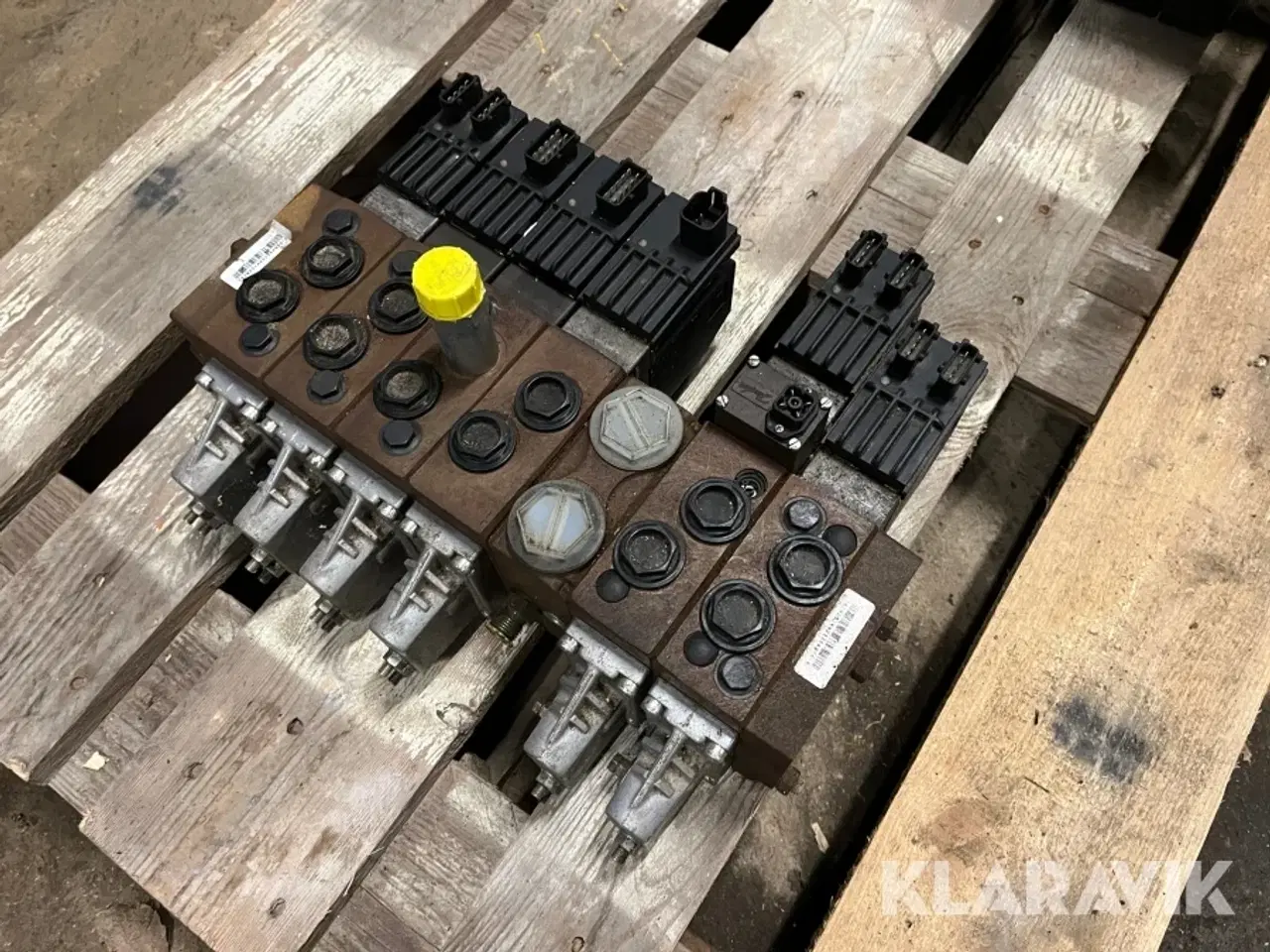 Billede 1 - Ventilblok 6 ventiler Danfoss PVG 32 12 volt