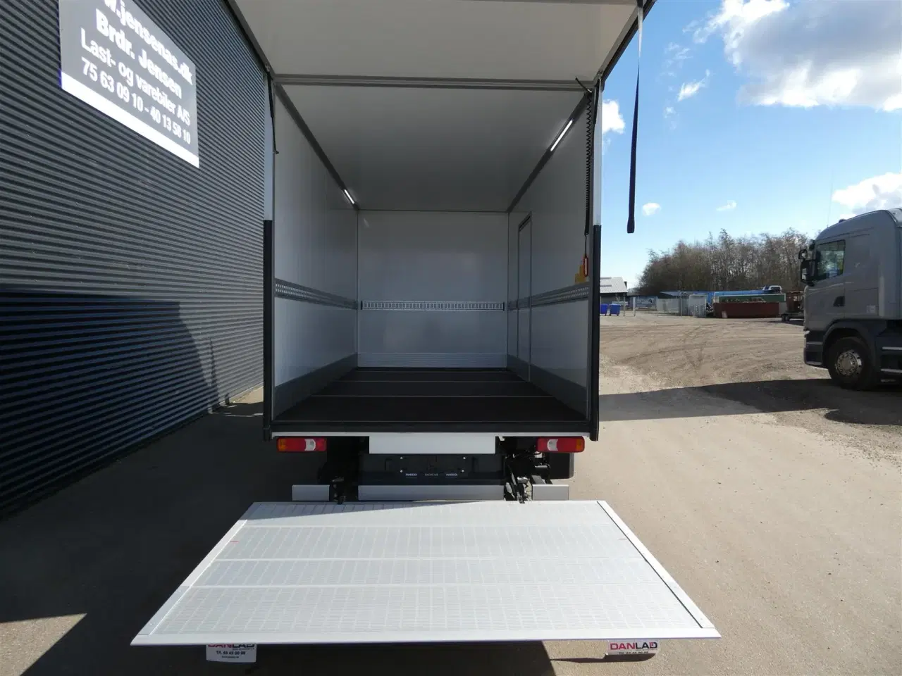 Billede 7 - Iveco Daily 35S18 4100mm 3,0 D m/Alukasse med lift 180HK Ladv./Chas. 8g Aut.