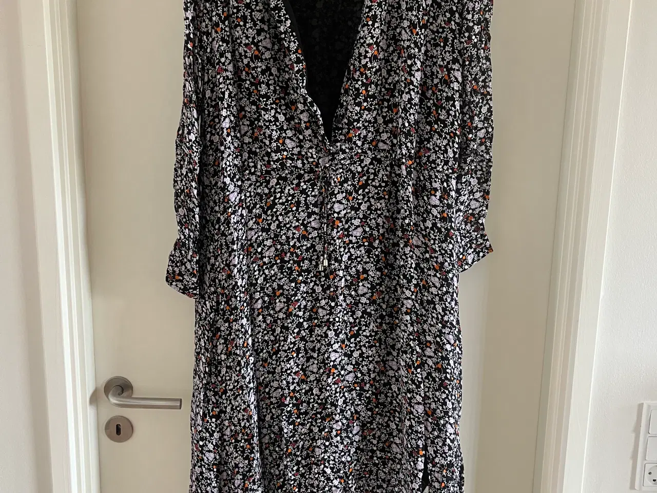 Billede 1 - InWear kjole med slids