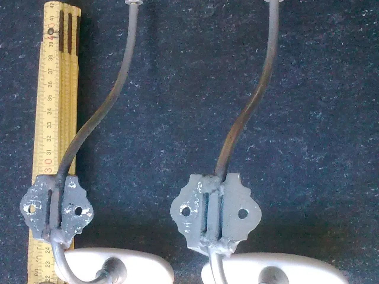 Billede 5 - Knager til hue hat + ekstra ophæng hvid/grå