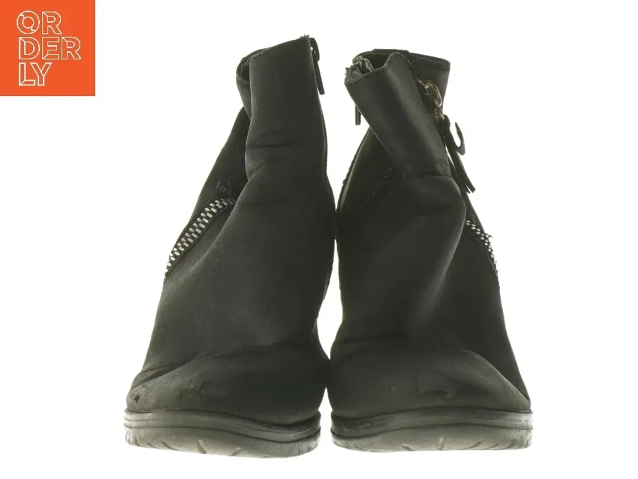 Billede 4 - Sort støvle med blokhæl (str. 37 )