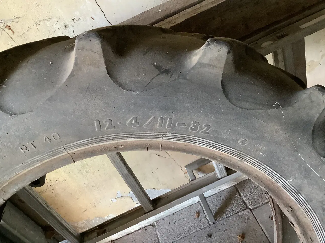 Billede 3 - Traktordæk 12.4/11-32 