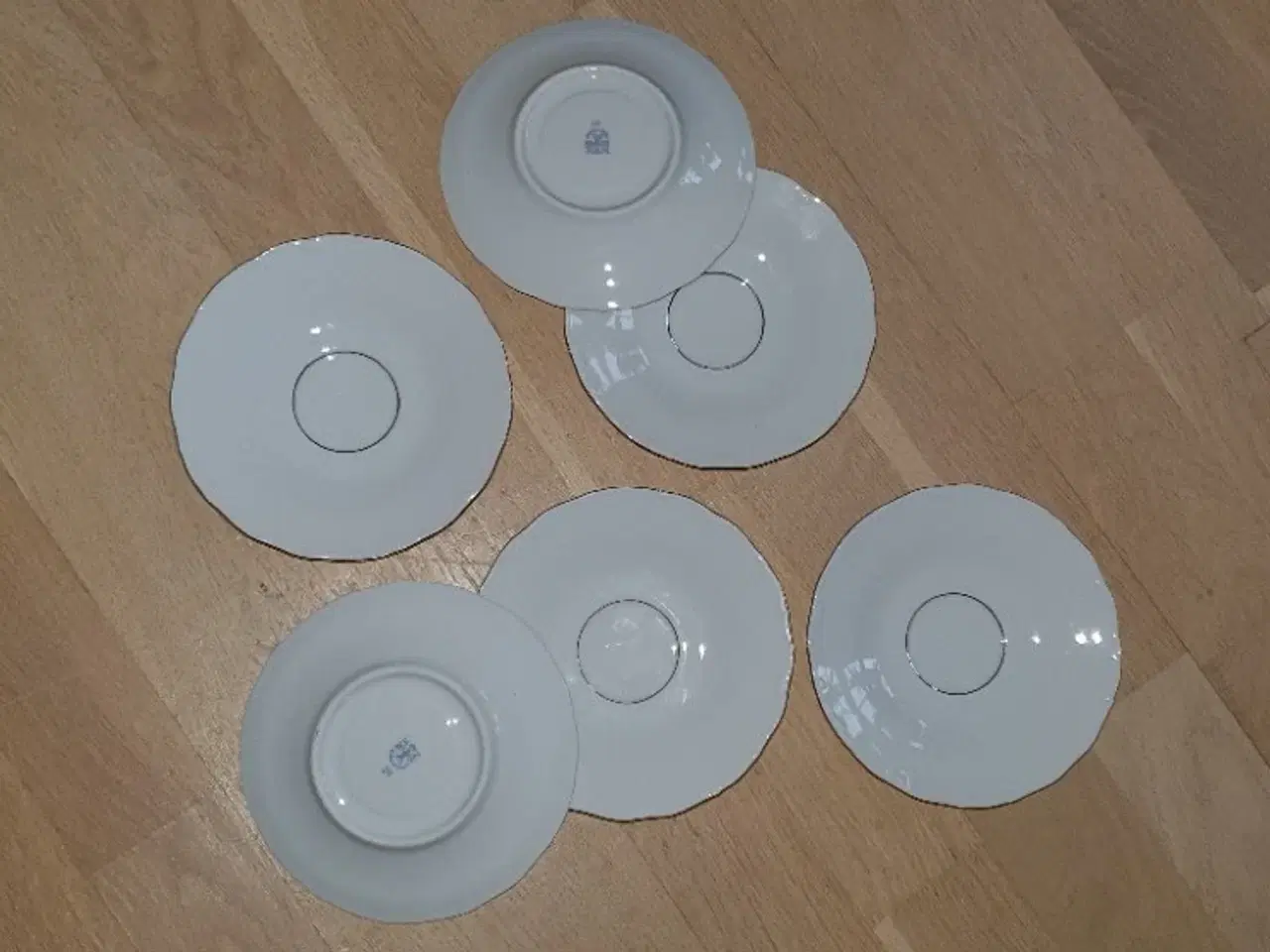 Billede 1 - Tallerkener