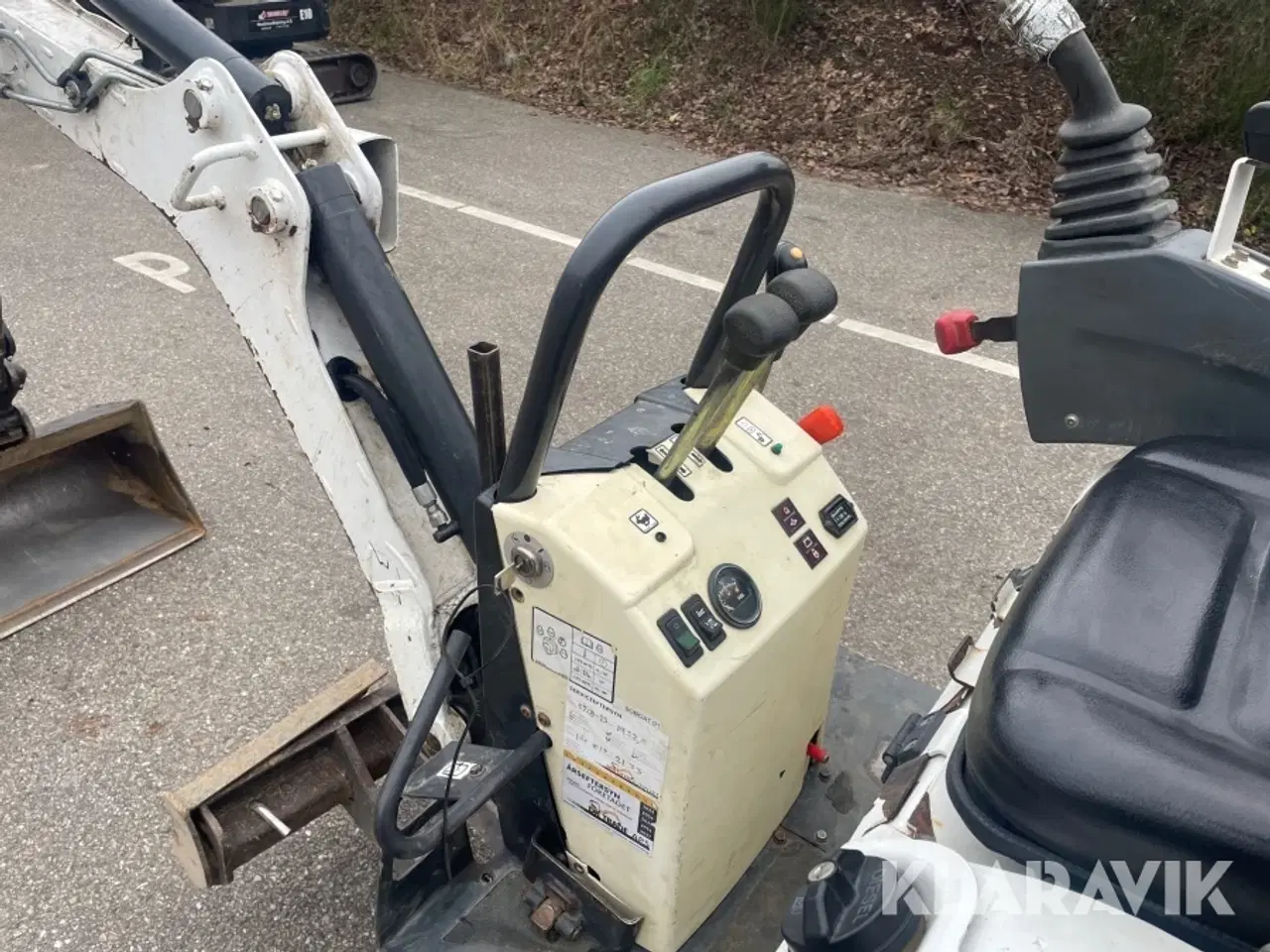 Billede 10 - Gravemaskine Bobcat E10 med skovlpakke